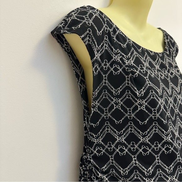 Leota Black and White Chain Maternity Dress - Picture 4 of 10